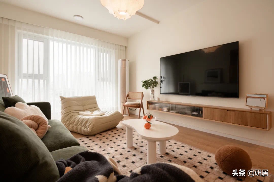 85m²现代简约风，不豪华很温馨，亲戚们都说很好看，特别适合居家