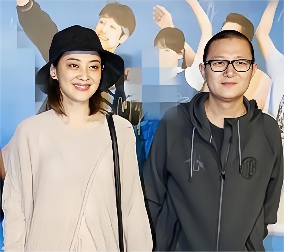 曾剑:娶二婚演员妻子梅婷,婚后生一儿一女,一家四口幸福甜蜜