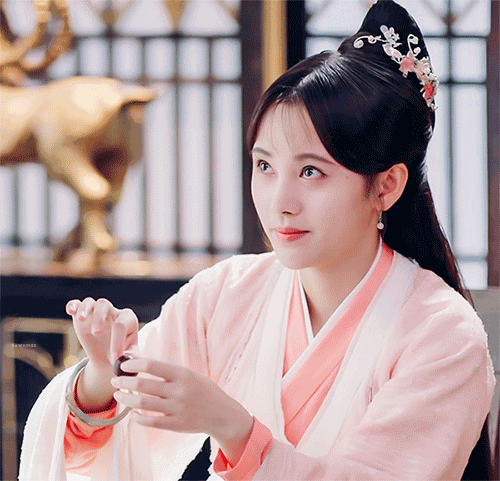 青春环游记鞠婧祎(鞠婧祎再引热议,把"尴尬"二字体现得淋漓尽致)