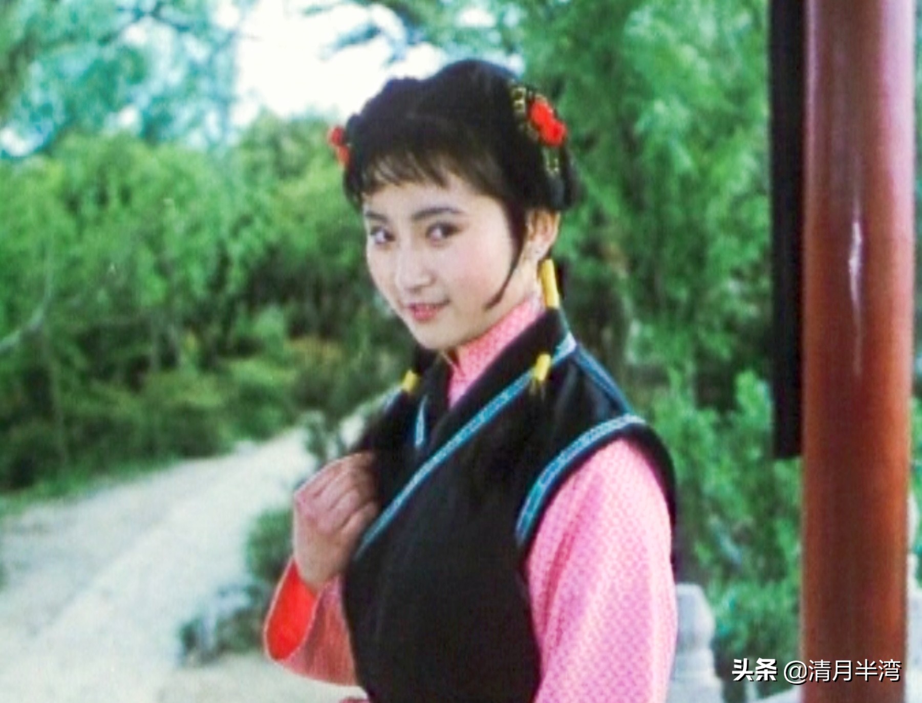 北影版《红楼梦》40位美人集锦，耐看不撞脸，打酱油的都惊鸿一瞥