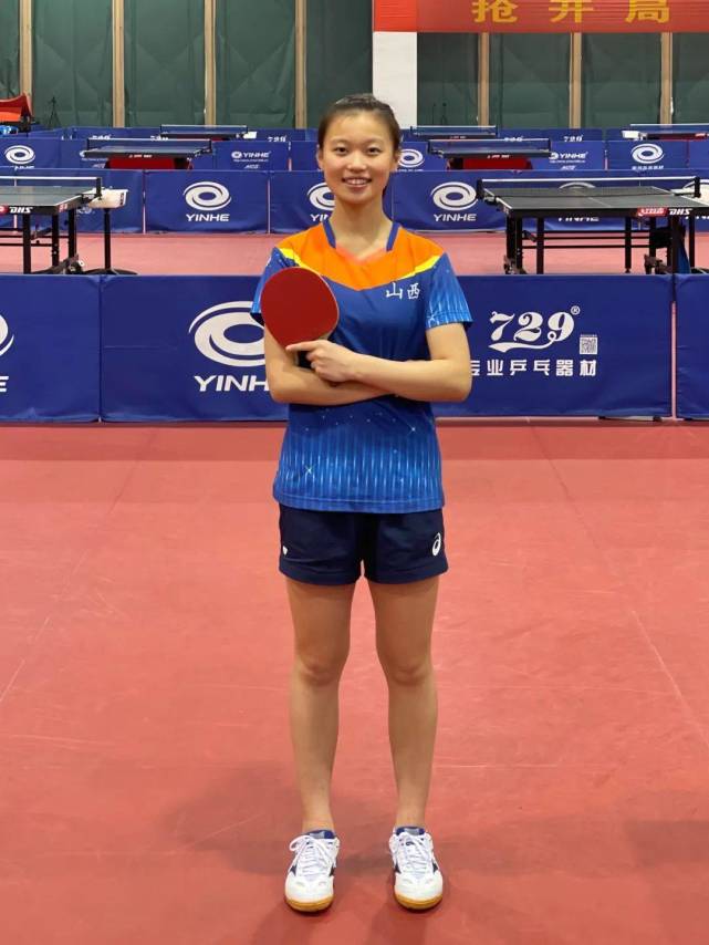 王曼昱与伊藤美(3-0、3-2打哭日本伊藤美诚，王曼昱豪夺3冠，国乒女将再冲冠军)