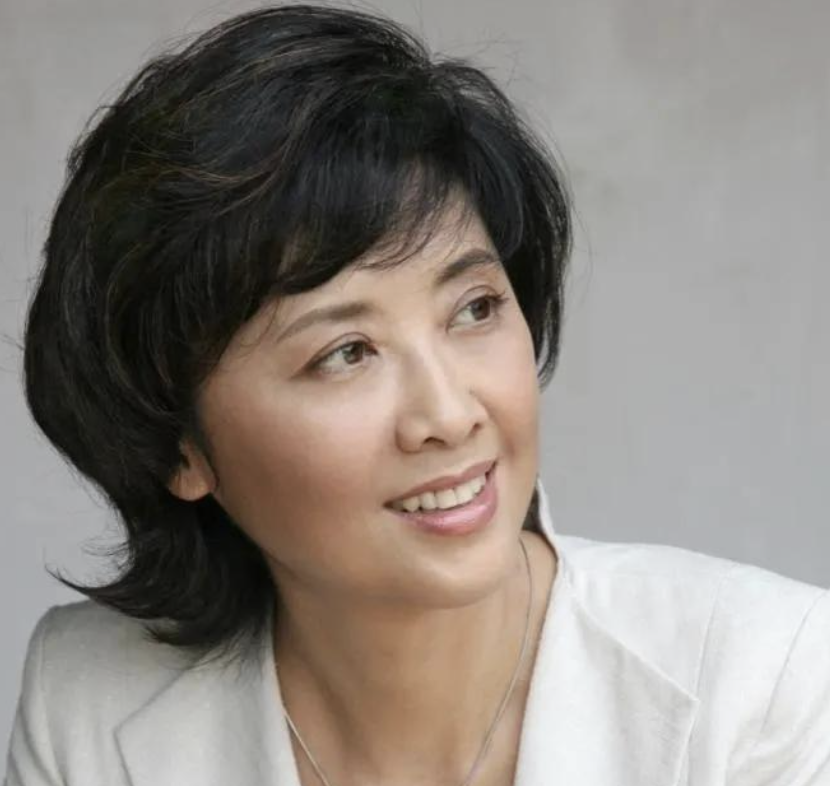 中国古典美人(8位好看的“中国式”天然美女，没整容没微调，颜值甩网红十条街)