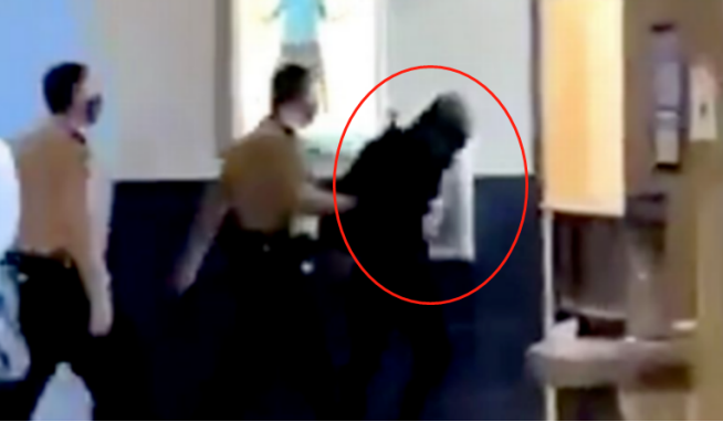 2017年，扬州一浴室被盗窃团伙承包，盗窃暗号：老板，您洗好了