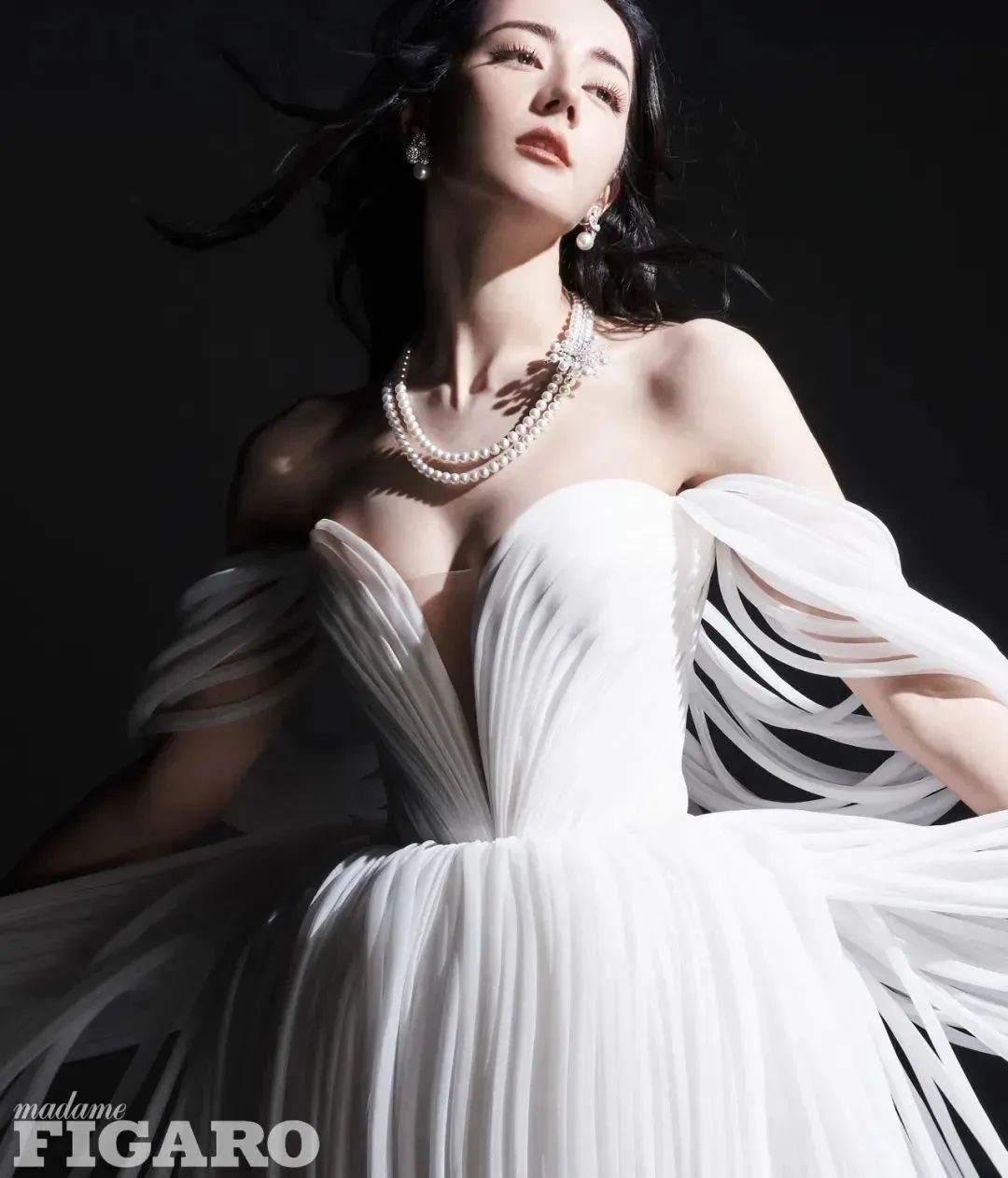 让关晓彤惊艳红毯的仙裙,到底是什么来头?