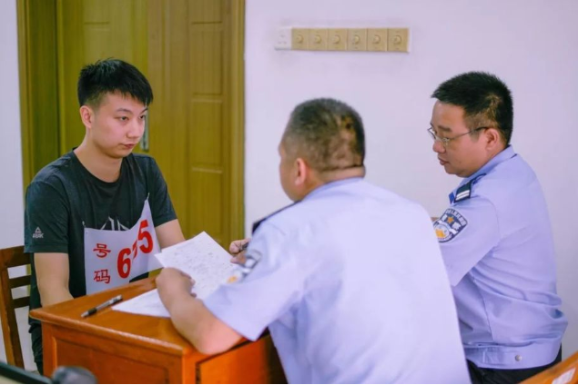 考上警校不能当警察？只因“年少无知”惹的祸，原来政审这么严格