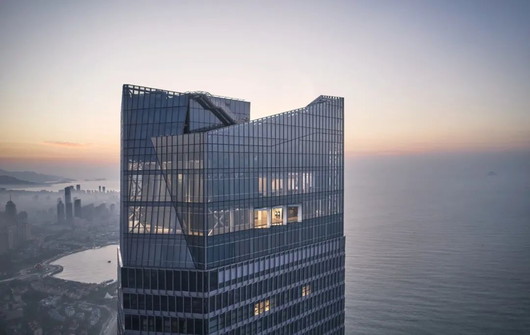 “青岛第一高楼”海天中心摘得2022全球最佳高层建筑杰出奖