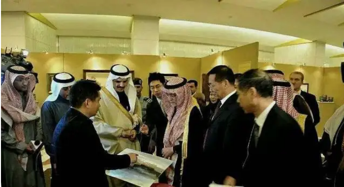 2008年汶川地震时，哪几个国家捐款最多？