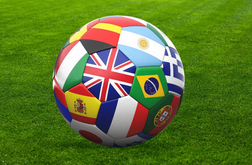 都哪些国家拿过足球世界杯(进入世界杯的32个国家都有哪些，人口多少，经济发展水平如何？)