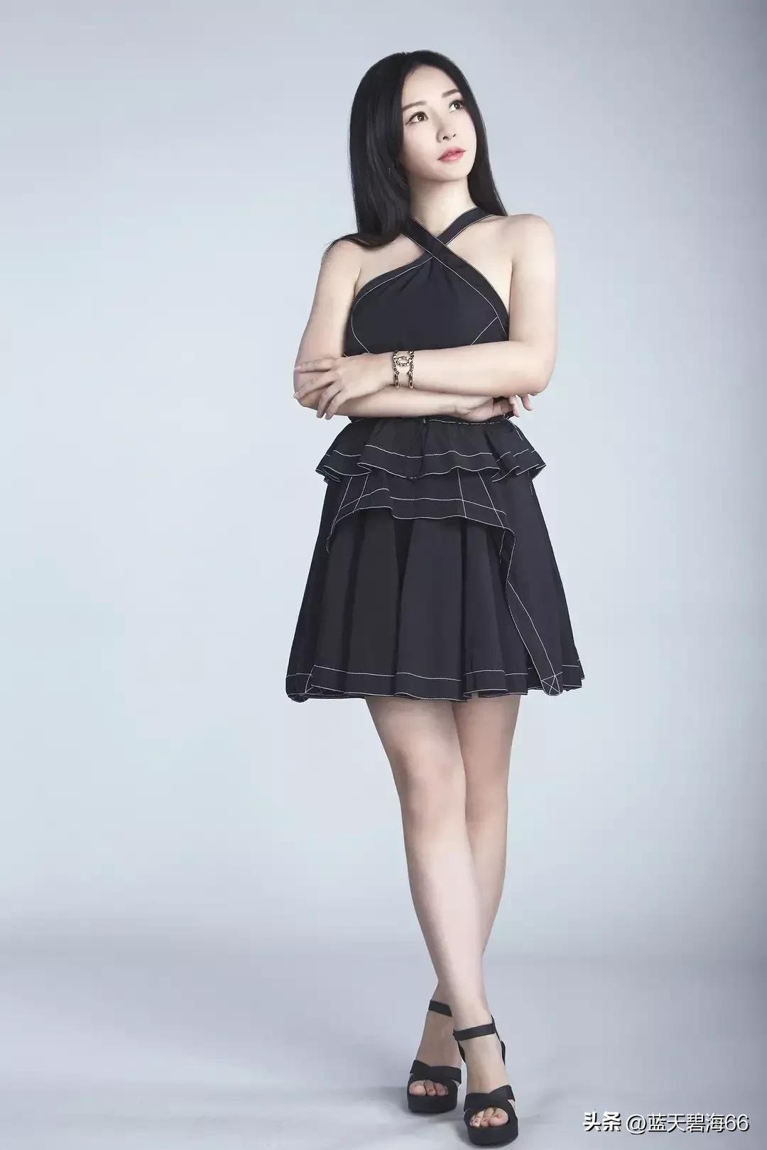 43岁柳岩的一组恨天高