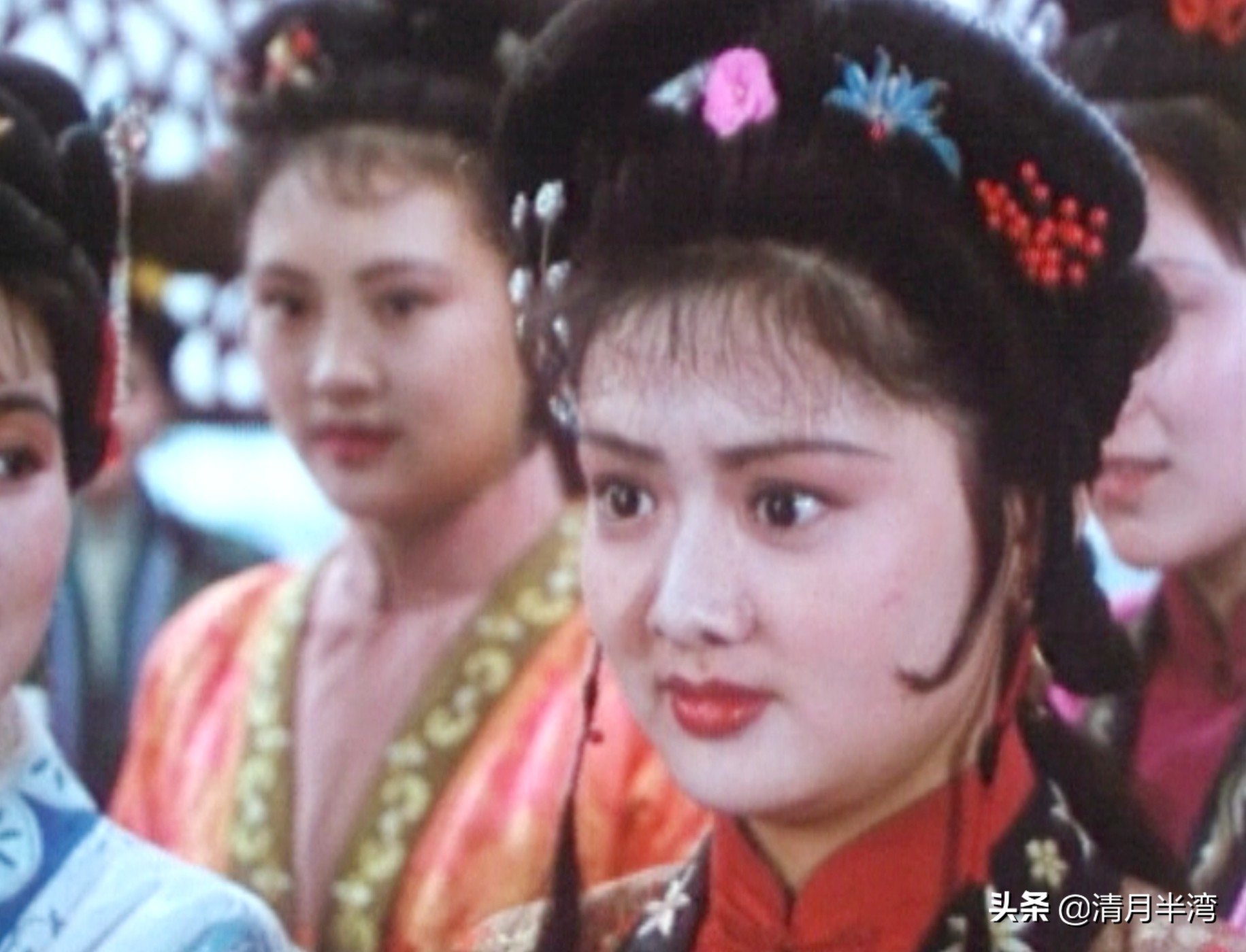 北影版《红楼梦》40位美人集锦，耐看不撞脸，打酱油的都惊鸿一瞥