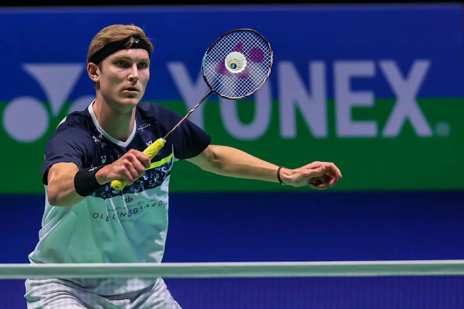 男单冠军:安赛龙球拍:尤尼克斯天斧100zz安赛龙最近一直使用的是