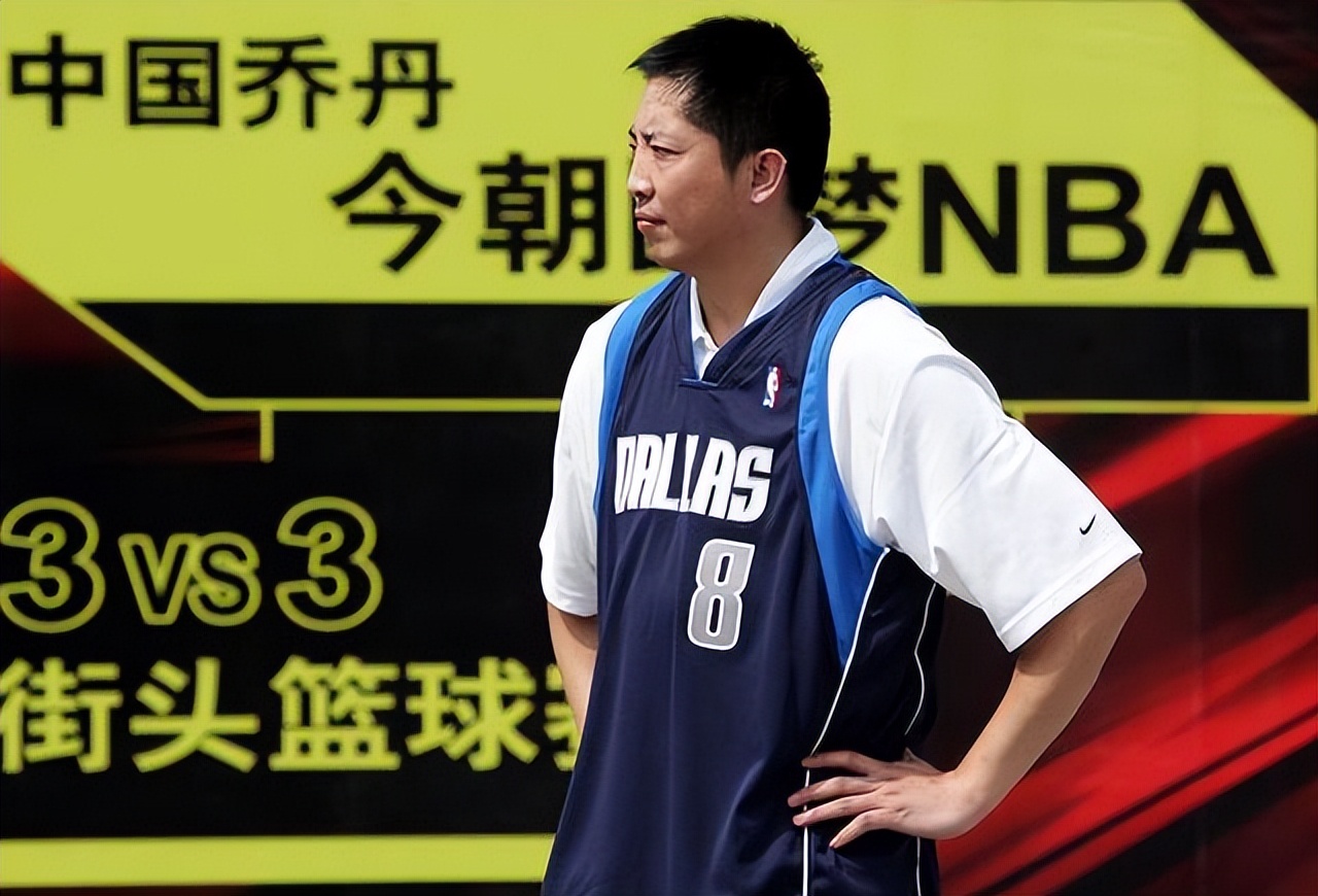 胡卫东扣篮(cba第一个mvp!隔扣过皮蓬,对飙过科比,中国乔丹当之无愧)