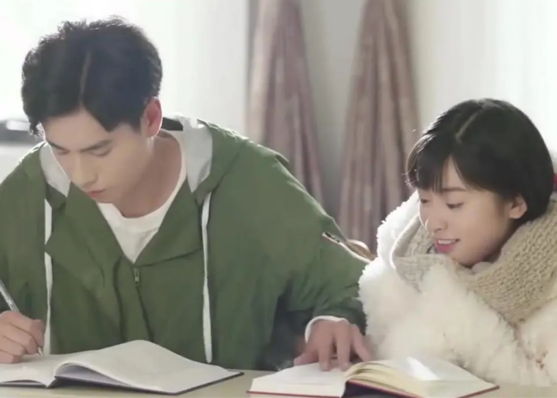 “最好在大学中找对象”，大学生家长给出忠告，别等毕业后再遗憾