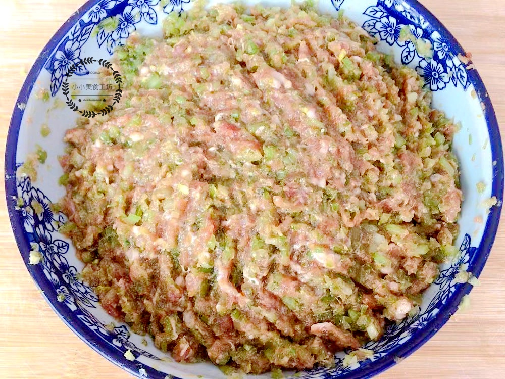 调饺子馅，先“打水”就错了！大厨：教你正确做法，饺子鲜嫩多汁