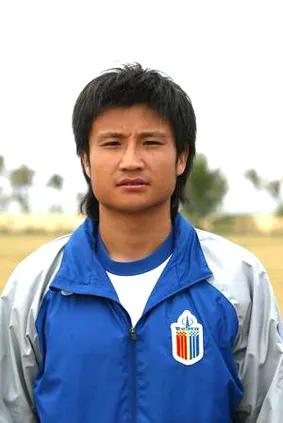 中国足坛第一左后卫吴承瑛（吴承瑛，我敬你是一条汉子！）-华海博客