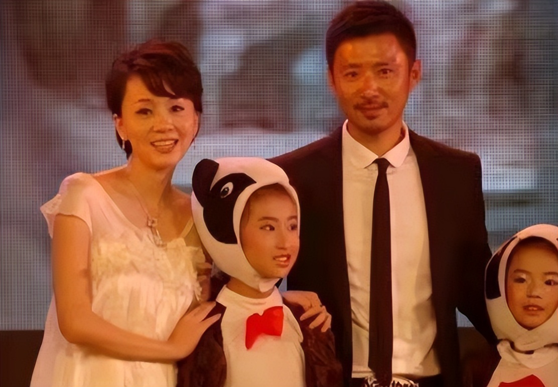 演员高鑫,出身名门贵族,娶云南姑娘王一楠,25年不离不弃
