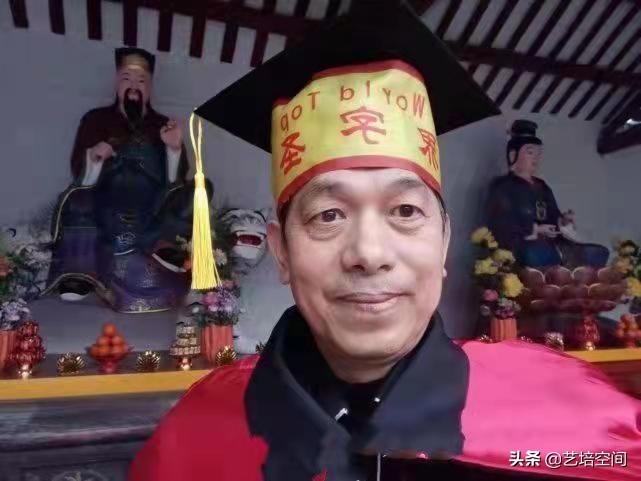 弘扬传统文化 创新中华国粹----记中国功勋艺术家王京華院士