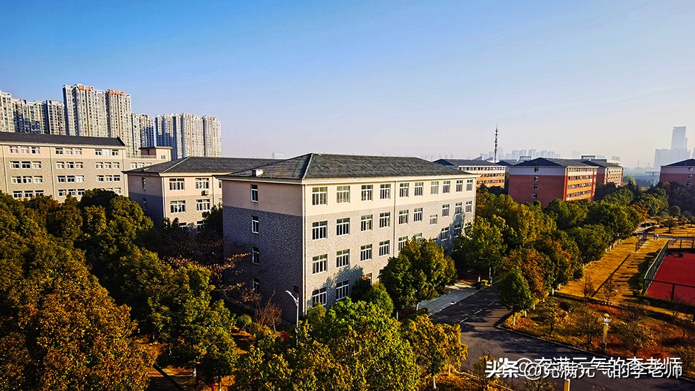 别抱怨努力的苦，那是你看世界的路——合肥滨湖职业技术学院