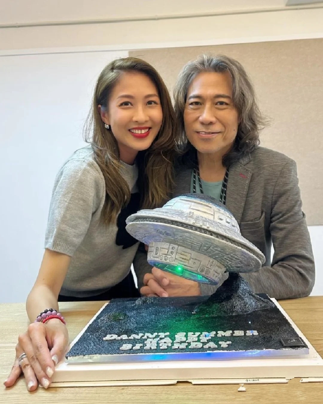 夏韶声罕见出镜,70岁状态依然超好,曾被张国荣称为乐坛老大哥