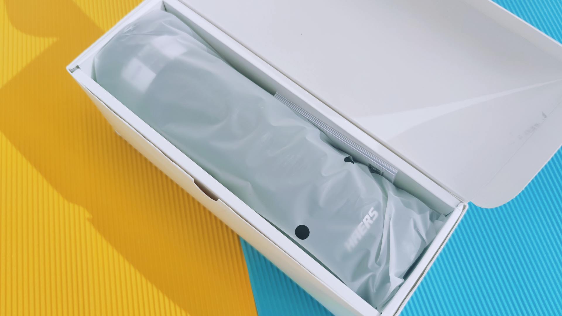 能提醒你喝水的水杯！华为智选哈尔斯智能水杯上手