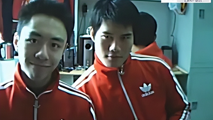 “网红鼻祖”后舍男孩：曾凭“对口型”火爆全网，如今怎么样了？