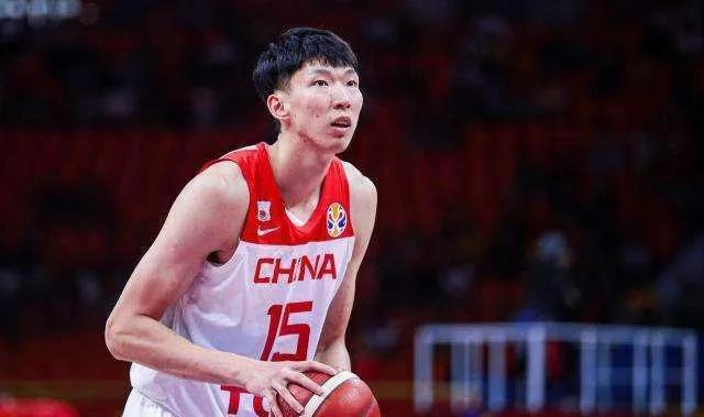 十一号篮球队员是谁（猜测新一届中国男篮首发阵容和他们的球衣号码）