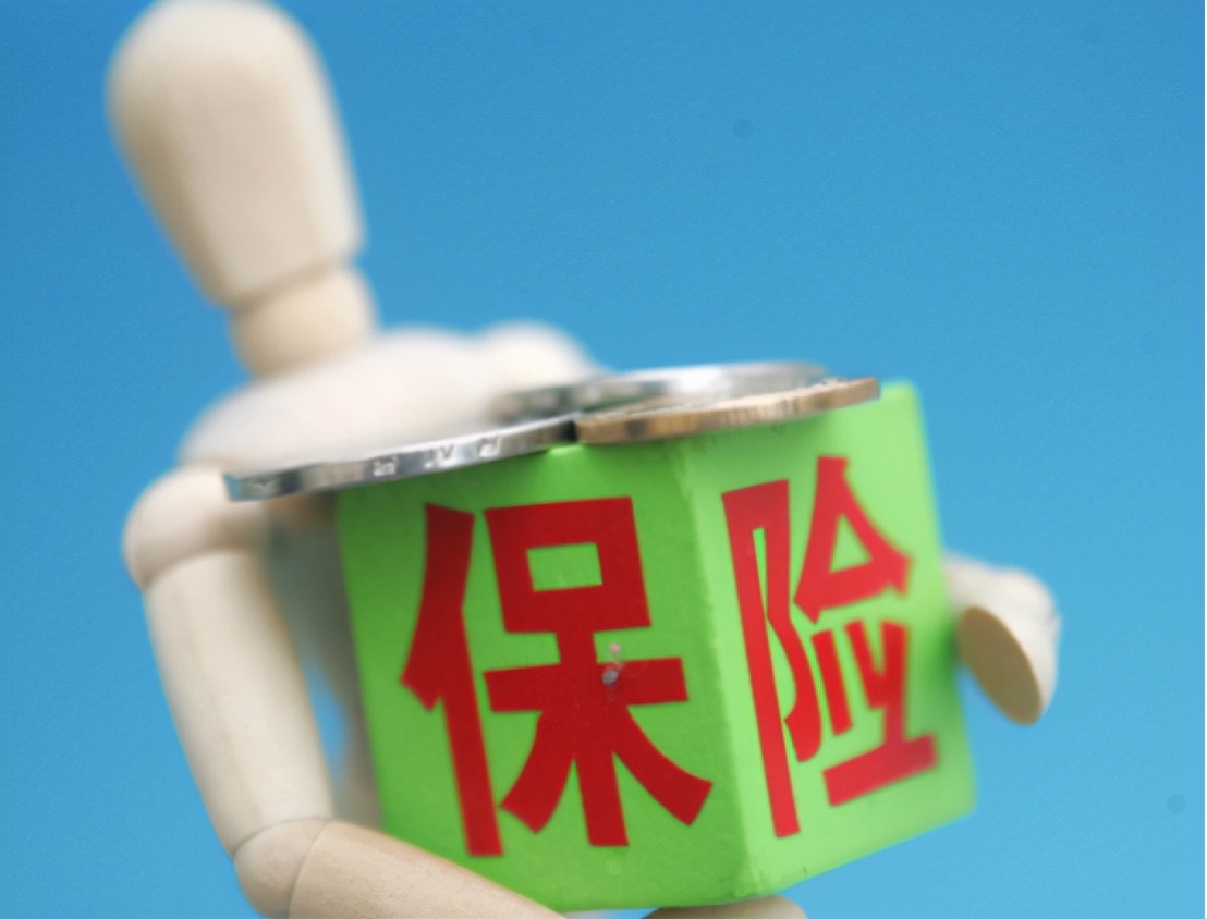 这些工作看起来年薪几十万，实际上工资并不高，空姐也不例外