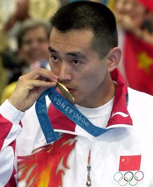 孔令辉结婚了吗知乎（“乒乓王子”孔令辉，和马苏同居11年因性格分手，今年近50还单身）