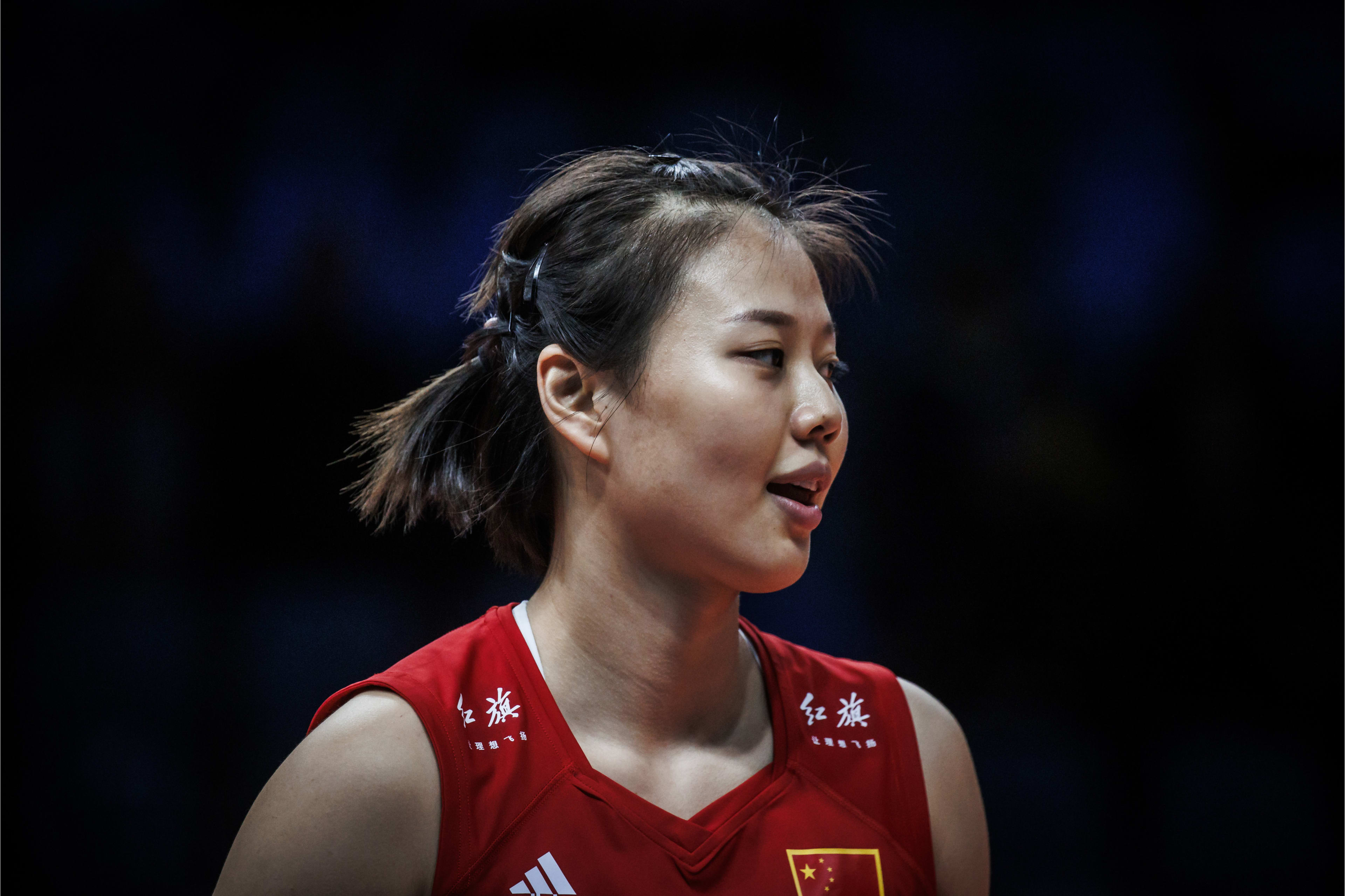 前三场比赛(李盈莹22分中国女排3比0战胜捷克,夺世锦赛四连胜,提前