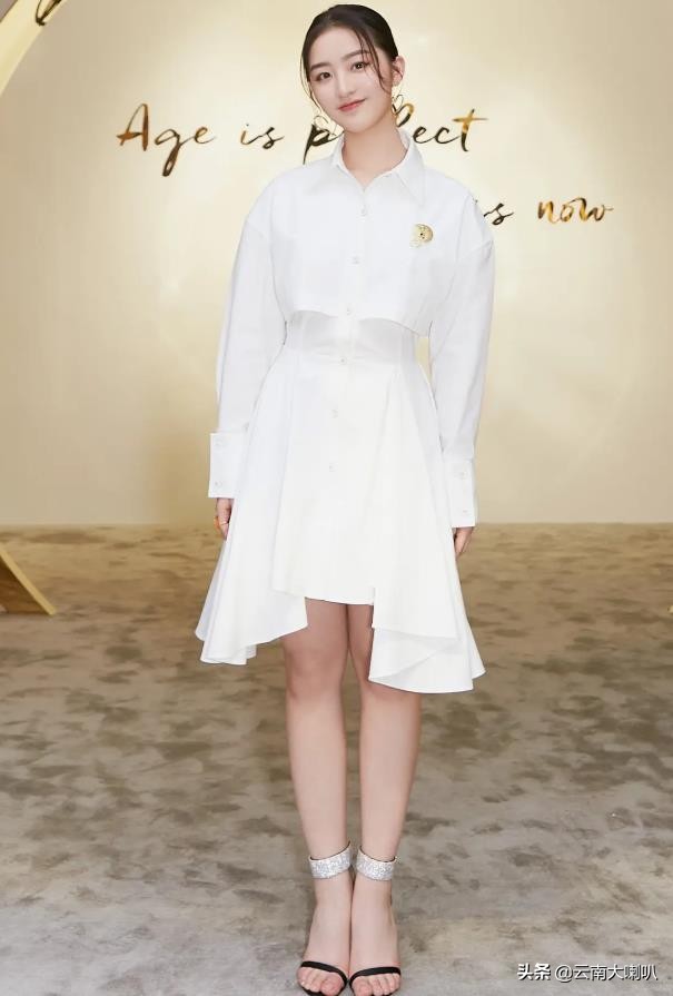 16˶ݱ߾СŮϸɫв࣬ûˣ