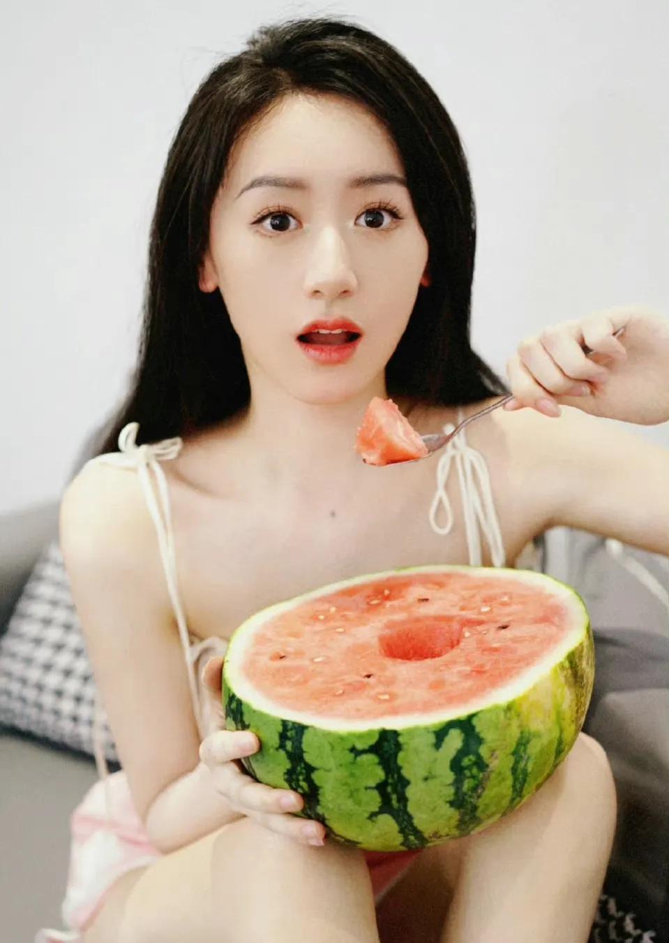 周杰伦刘畊宏、肖战胡一天陈钰琪、黄渤刘德华、刘亦菲胡歌、成毅