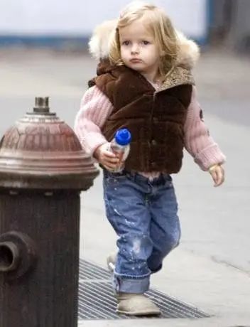 没长残！好莱坞神颜星二代近照曝光，网友惊呼认不出：长这么大了