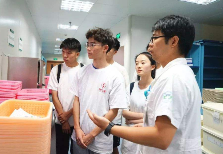 医学院“四大天王”退位让贤？最新排名出人意料，华西医让人遗憾