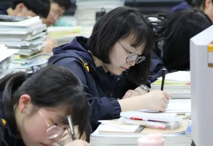 各省中考时间大致敲定，改革后学生处境如何？家长表示担忧