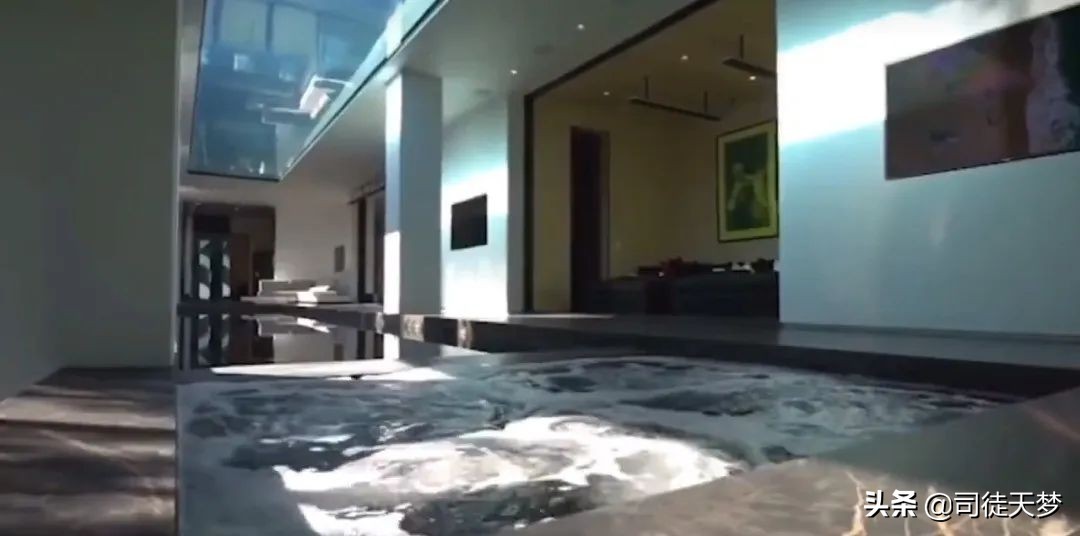 被盗失火，港星的豪宅比他们的花边还好看