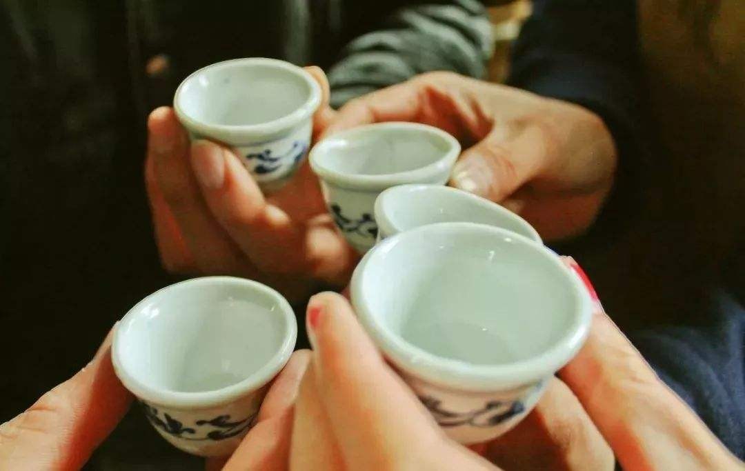 喝白酒時，講究這4個“最佳”，健康飲酒醉得慢，讓你多喝二兩半