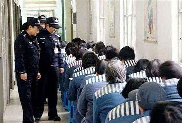 女模特4年