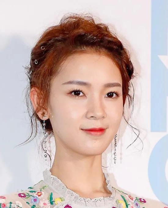 陈瑶：甜美可人，温婉大方，气质优雅