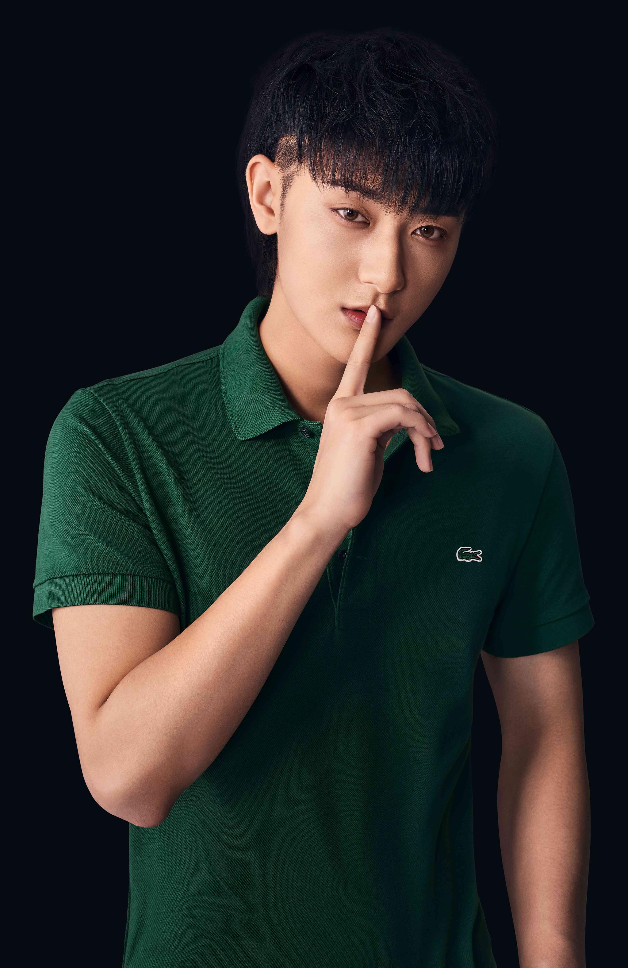 事实证明,曾"怼天怼地"的黄子韬,早已走上了另一条大道