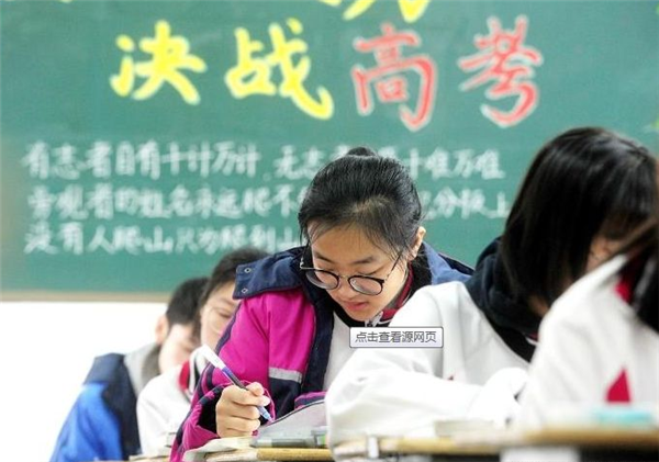 高考为什么用“2B铅笔”涂卡？看到电脑呈现试卷后：原来如此