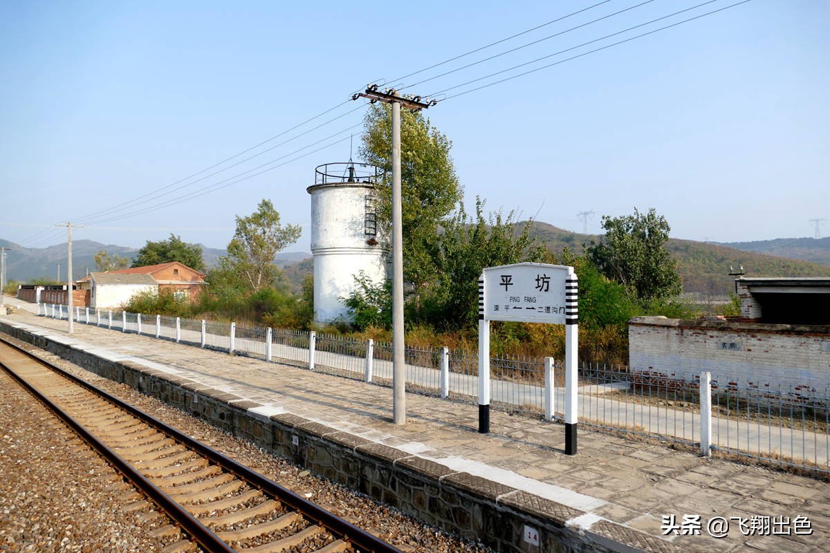 有些人只坐一两站下车,有些人是到滦平,隆化等县城.