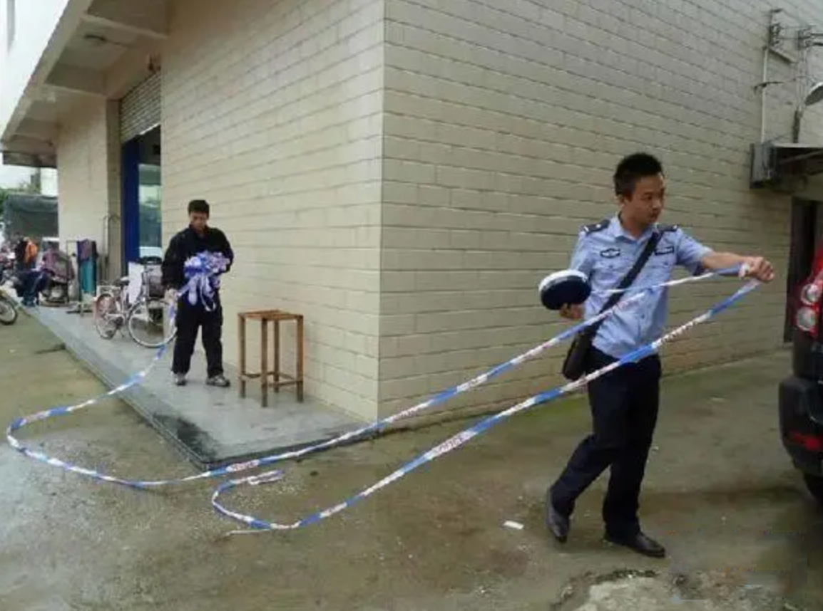 2011年，贺州一家四口被灭门，两枚脚印揭开凶手身份：死者亲妹妹