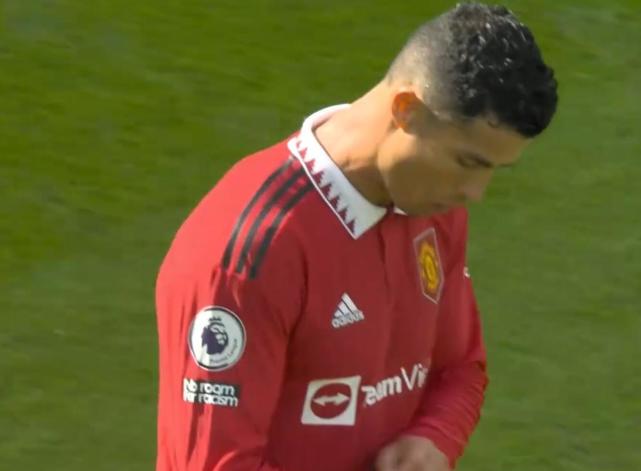 直播英超哪里可以看（常识性错误！央5直播英超大翻车，央视居然也犯这种业余的错）-趣拿体育