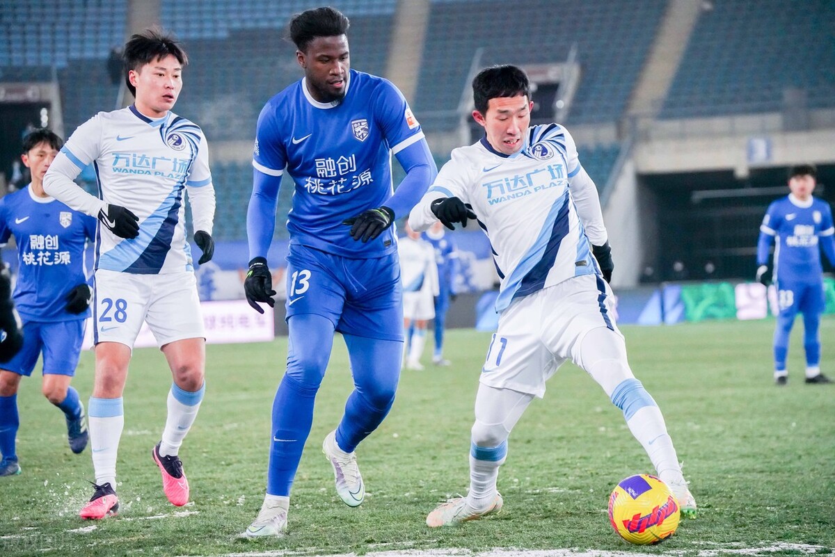 中超积分榜在哪里（中超积分榜-三镇缠斗泰山，海港追平成都！广州双雄+武汉队3选1）-华海博客