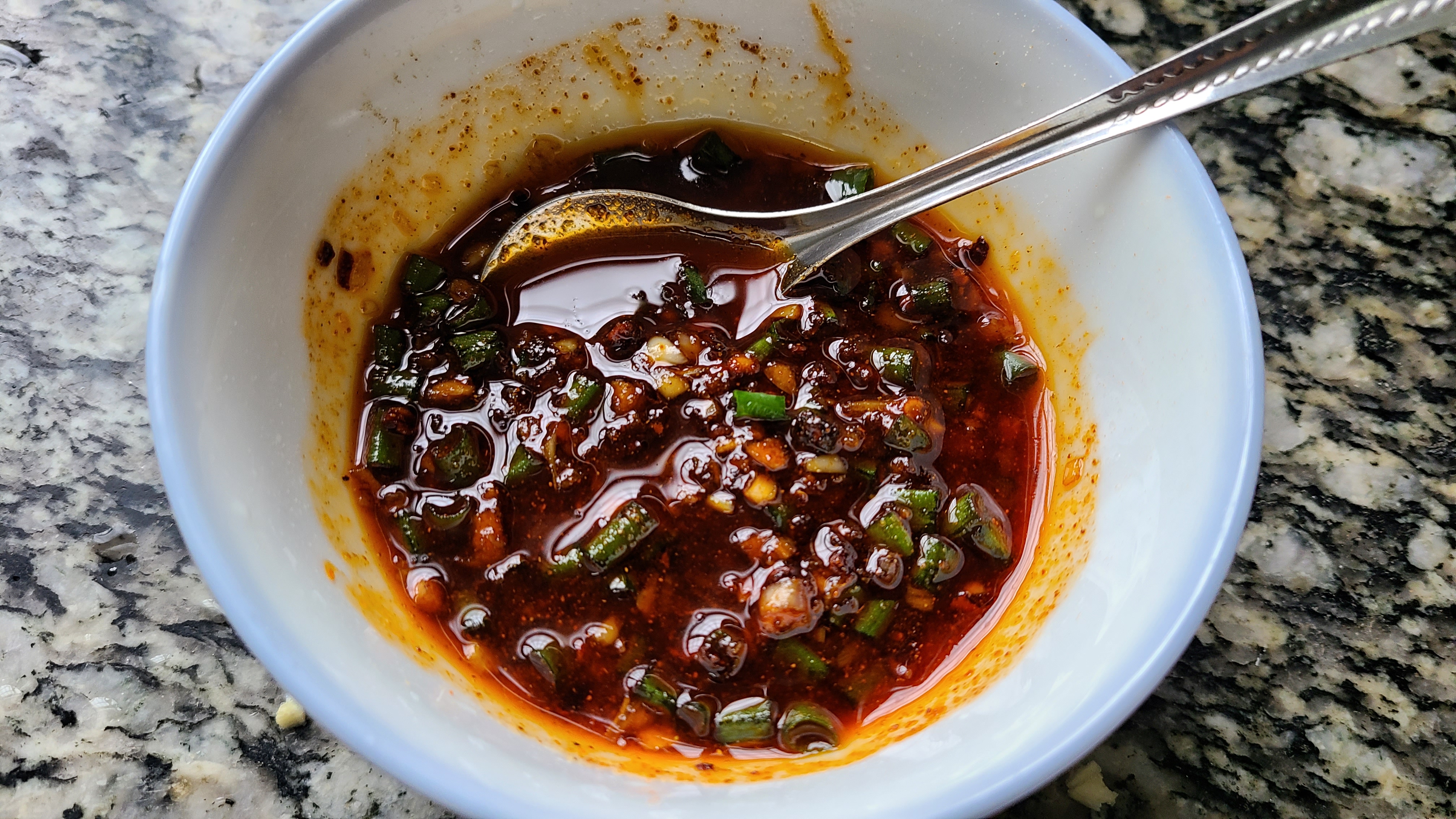 铁板豆腐在广东出了名，老厨师教的特色做法，好吃入味