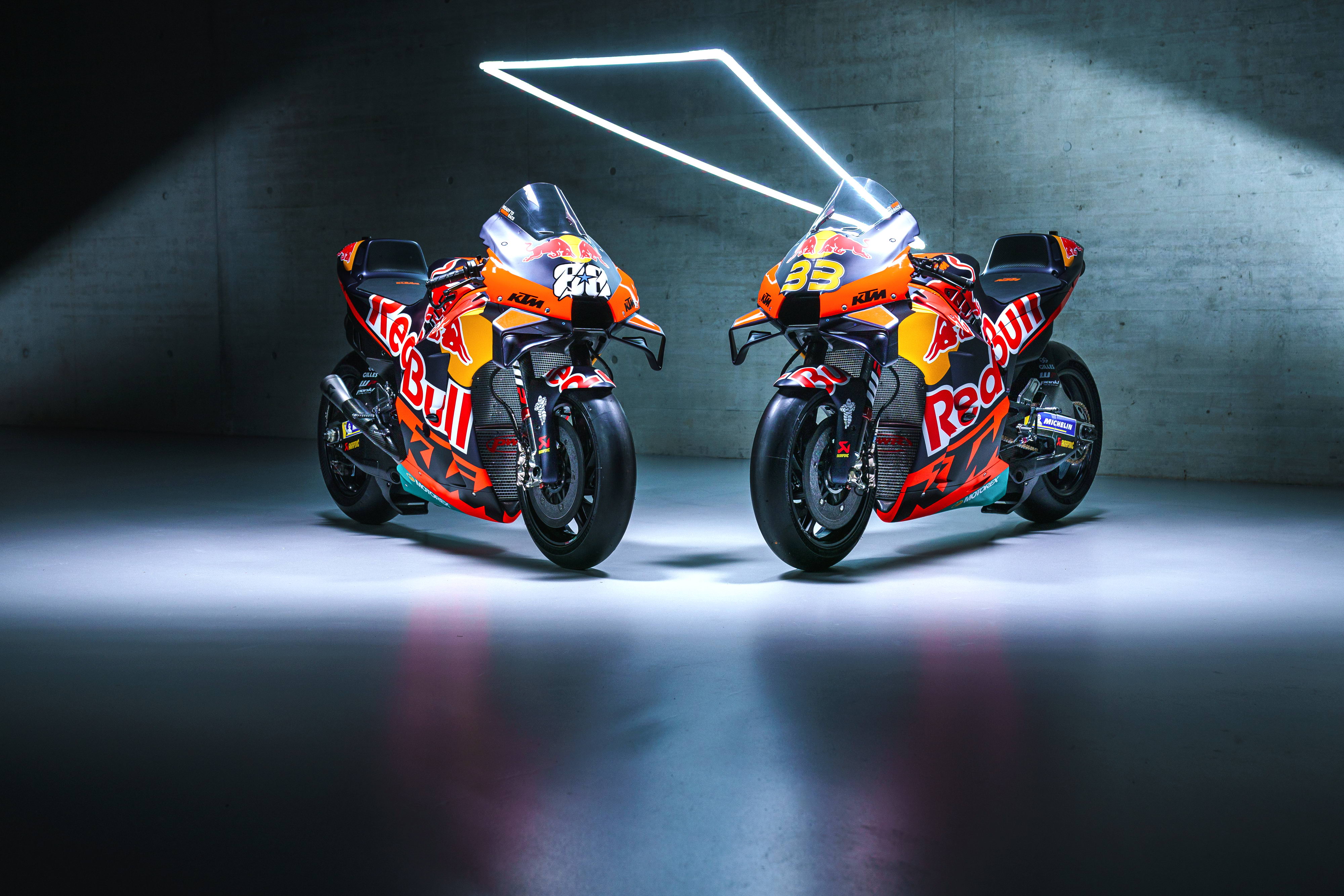 赛车rc比赛(MotoGP 2022：KTM MotoGP 红牛车队的 RC16 赛车)