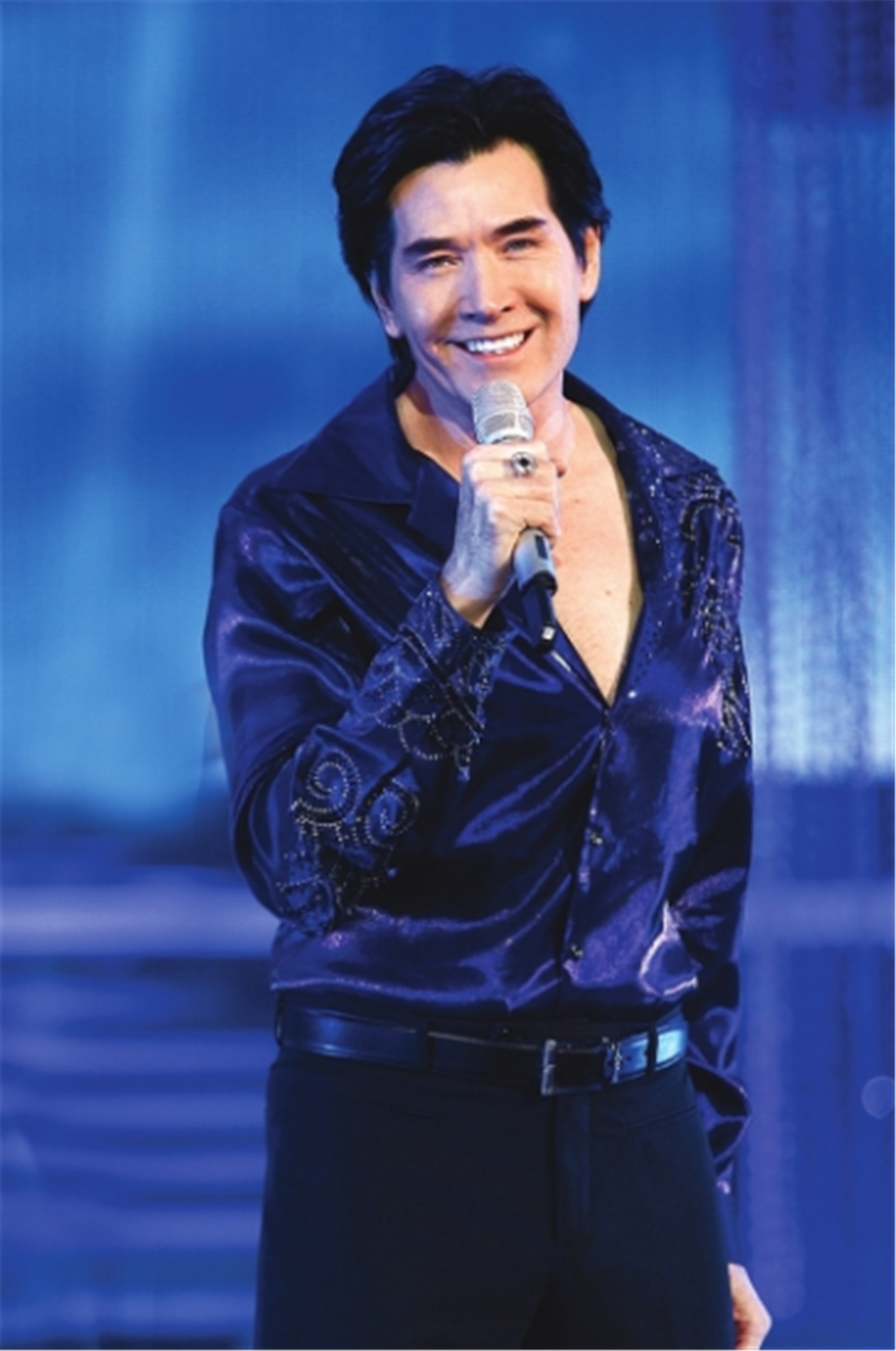 62岁不老男神费翔:与叶倩文分手41年后,至今未婚