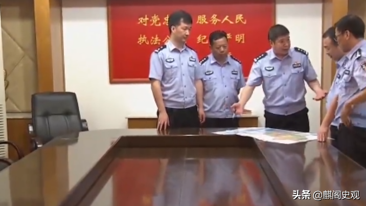 16年浙江服装厂一员工，月流水1亿引警方怀疑，调查牵出200亿大案