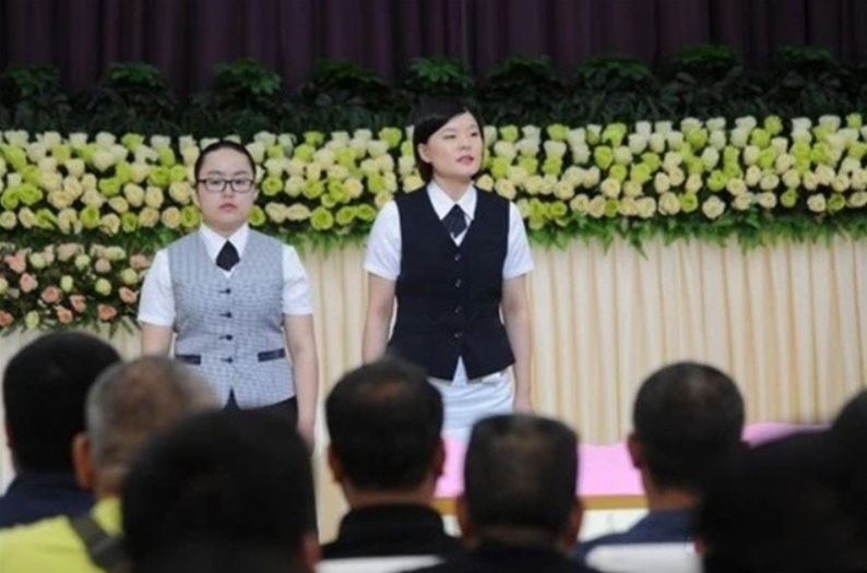 不能用手直接触摸身体，入殓师：与鬼神无关，即便是亲人也不可以
