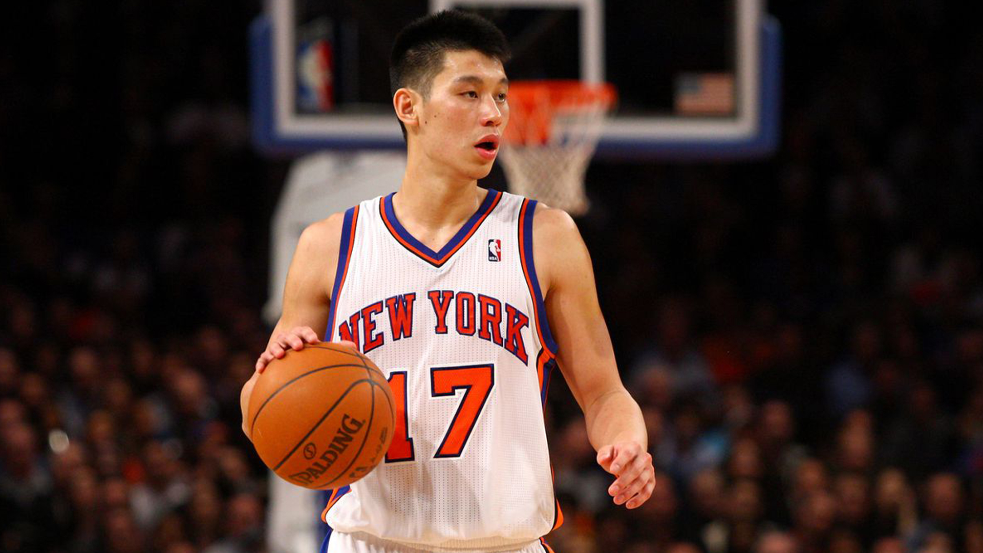 nba球員為什么會放棄薪水</h2>

<p>　　近日，林書豪在自己的短視頻賬號上回答了相關問題，當被問道：“為什么很多NBA球員一退役就破產？”這個話題時。林書豪表示：“在NBA如果你賺100元，有64元都不是你的，其中50元要交稅，10元要交給球員聯盟存起來，剩下的4元要給經紀人。而剩下的36元，如果不計劃使用基本一個夏天就會花光。”</p>

<p>　　為了讓球迷更好理解，林書豪還拿自己舉例，他在勇士菜鳥賽季賺了47萬美元。刨去上面說的那些支出，他還剩17萬美元，這些錢他用來支付在哈佛上學學費。這也導致他在第二年加盟尼克斯后，因為沒錢租房不得不在隊友家睡沙發。本來這件事大家都覺得還有些戲劇性，但現在看來卻是殘酷的真相。</p>

<p>　　<img alt=